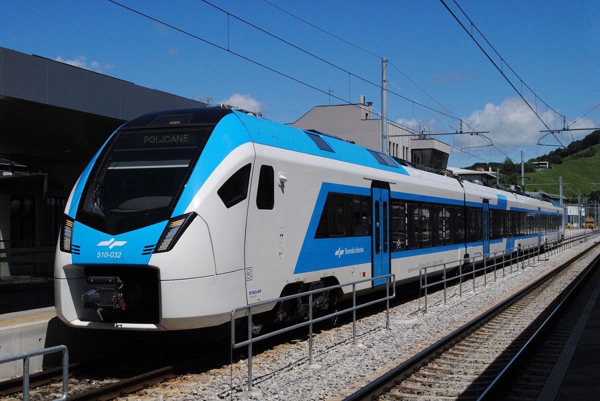SZ 510 032 als Regionalzug nach Polcane in Maribor Gl.K. (06.06.2022)