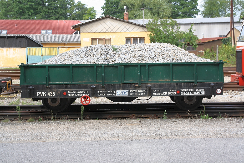 SZDC 49 54 9400 123-5 (PVK 435) am 29.Juli 2018 im Bahnhof Dacice.