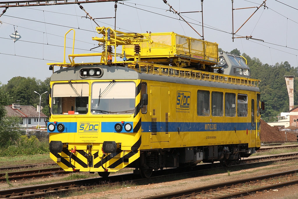 SZDC 99 54 9439 038-9 (MVTV 2.3 003) am 21.Juli 2018 im Bahnhof Letohrad.