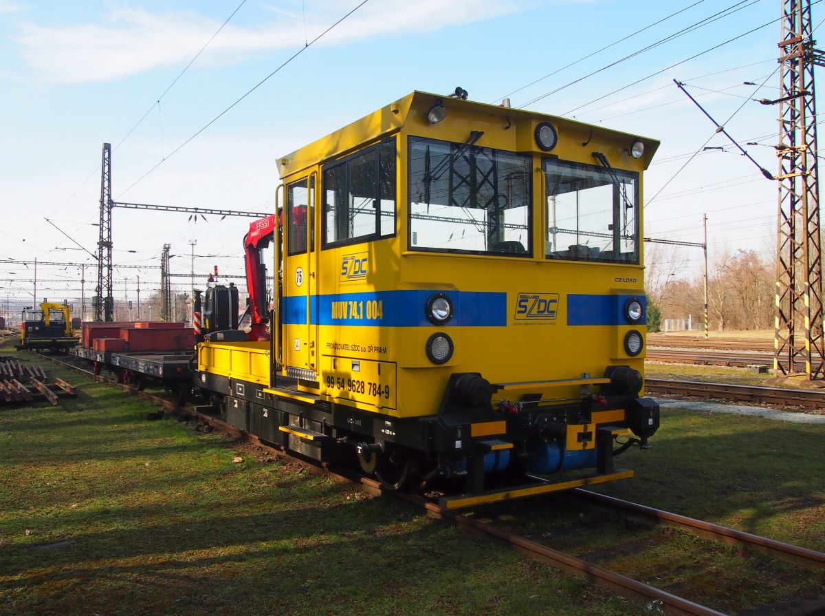 SZDC Bauzug MUV 74.1 004 auf Hbf. Kralupy nad Vltavou am 8.3.2015