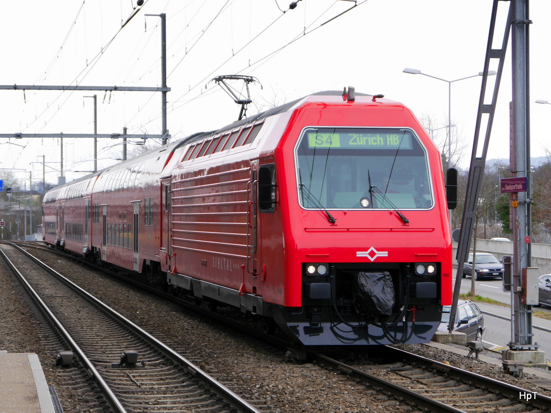 SZU - 450 070-8 unterwegs auf der Linie S4 nach Zürich HB am 31.01.2015