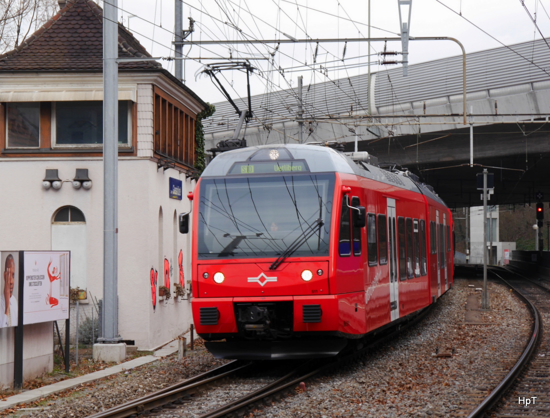 SZU - Triebzug Be 511 / 556 511 bei der durchfahrt in Zürich Giesshübel am 24.01.2015