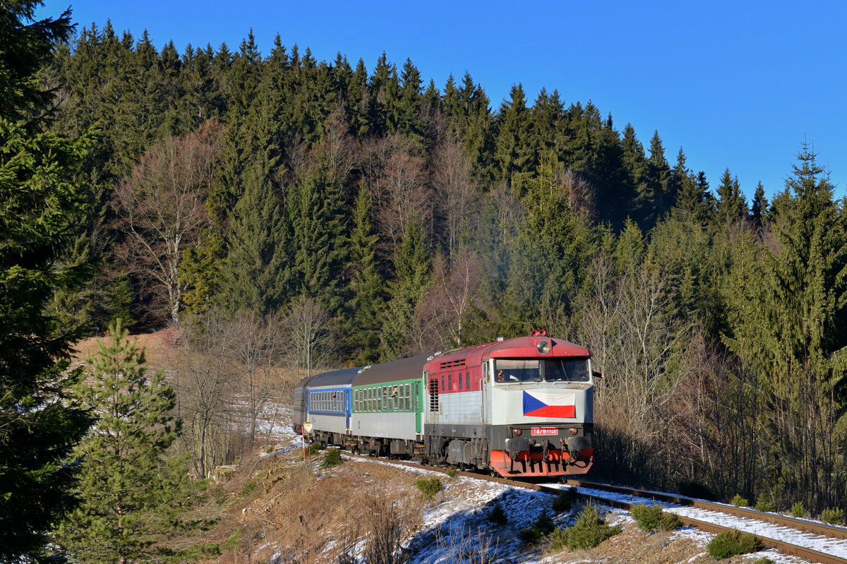 T 478 1146 (749 146) mit einem Sonderzug am 31.12.2016 bei Kubova Hut. 