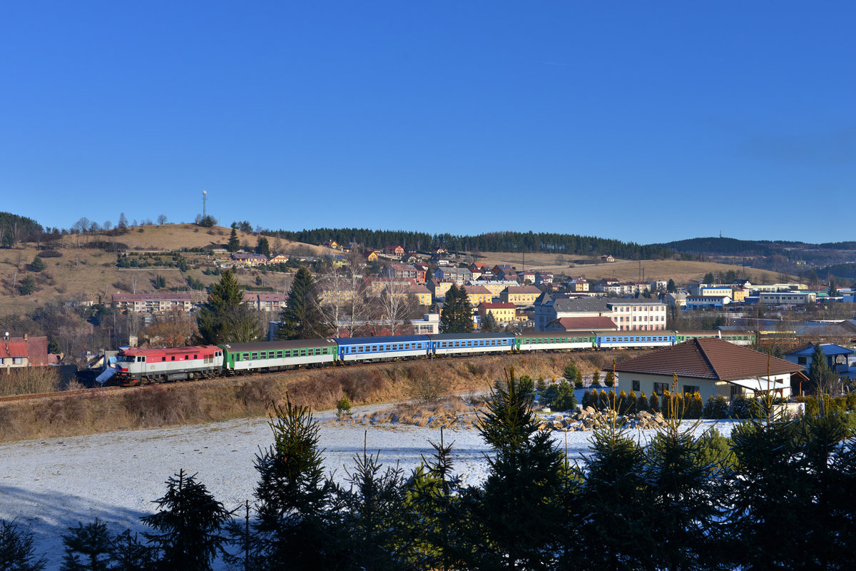 T 478 1146 (749 146) mit einem Sonderzug am 31.12.2016 bei Vimperk. 