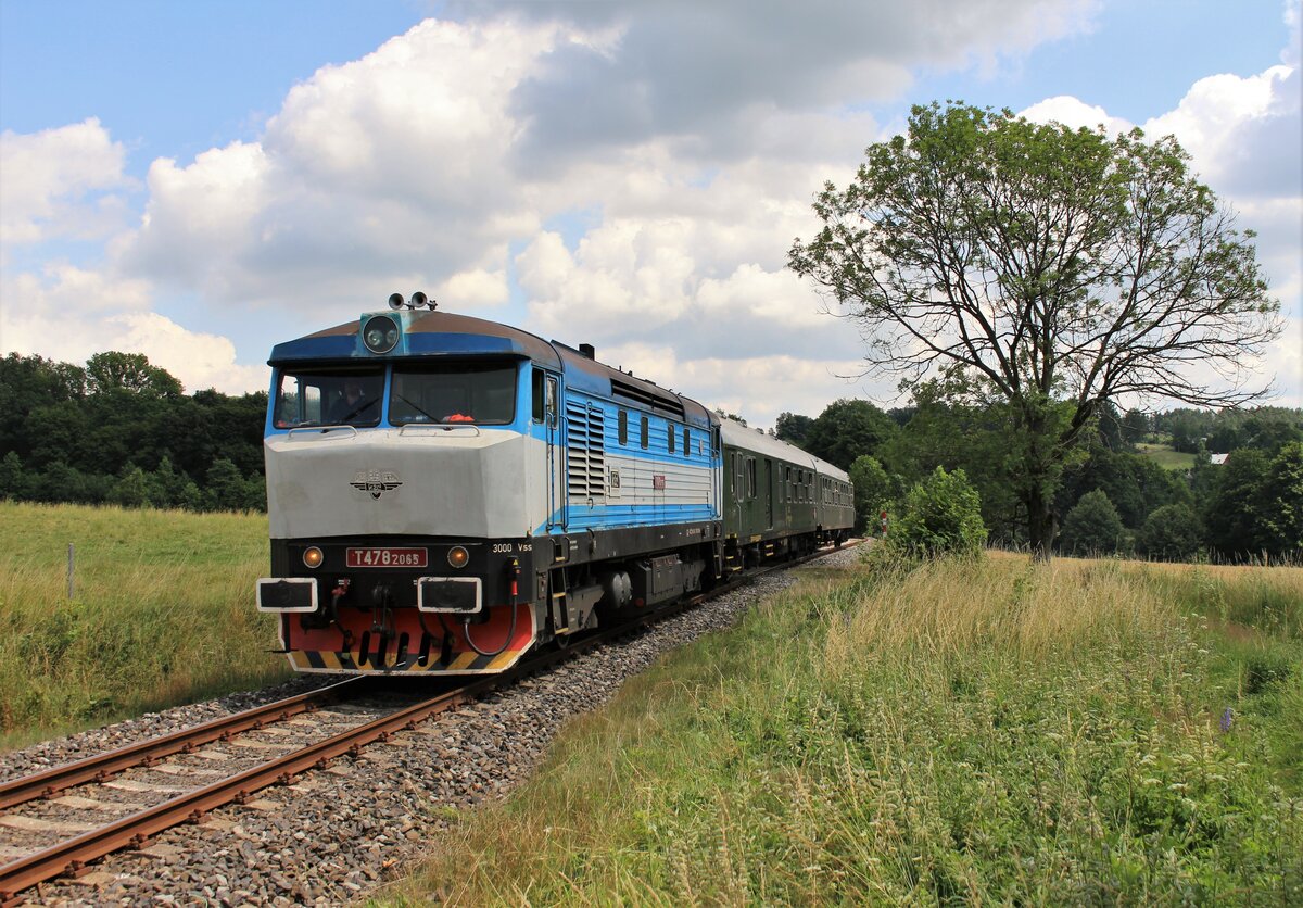 T 478 2065 mit dem Sp 1275 zu sehen am 11.07.21 in Brtníky.