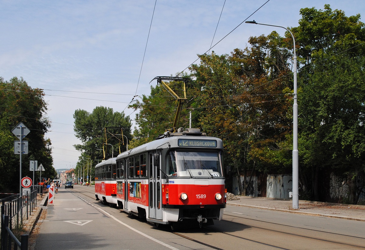 T3P 1589 + 1620 als Linie X12 in der ul. Jana Babacka. (02.08.2025)