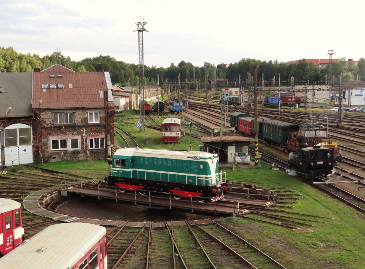 T435 1045 zu sehen am 18.09.15 auf der Drehscheibe in Cheb.