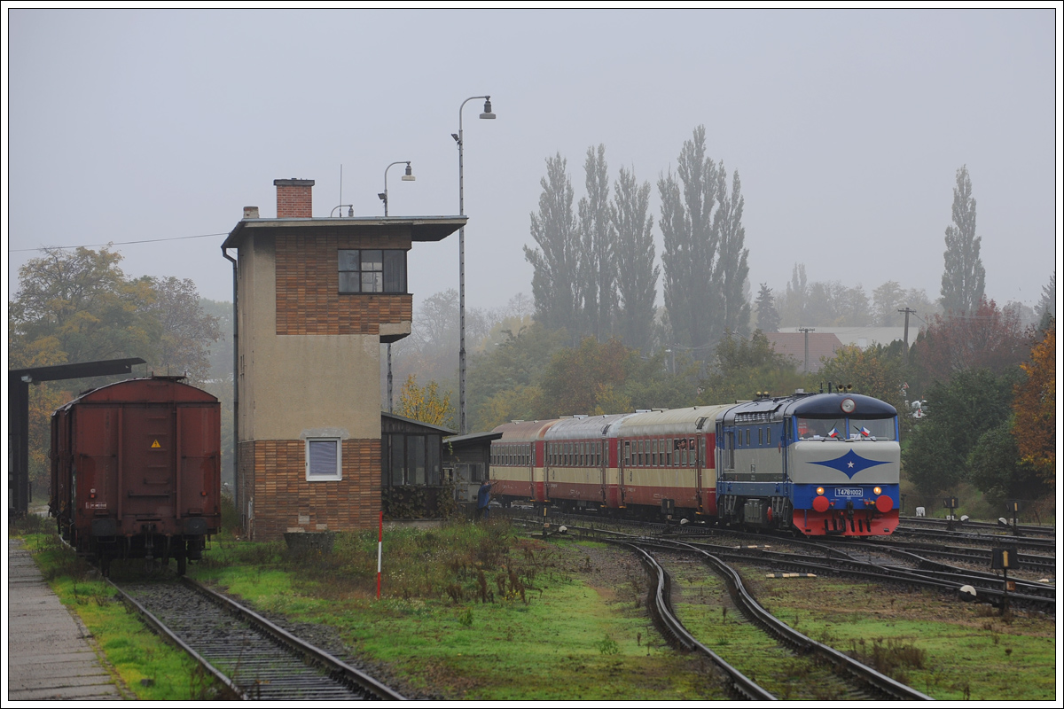 T478 1002 mit ihrem Sp 1732  Zuran  von Uherske Hradiste nach Brno hl.n am 21.10.2017 bei der Einfahrt in Kyjov.