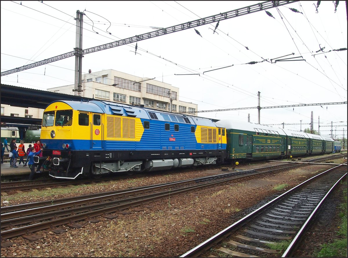 T499 0002  Kyklop  (759)in HBf. Kralupy nad Vltavou. Tag der Eisenbahn am 27.04.2019. Die schnellste tschechische Diesellokomotive 176km/st.