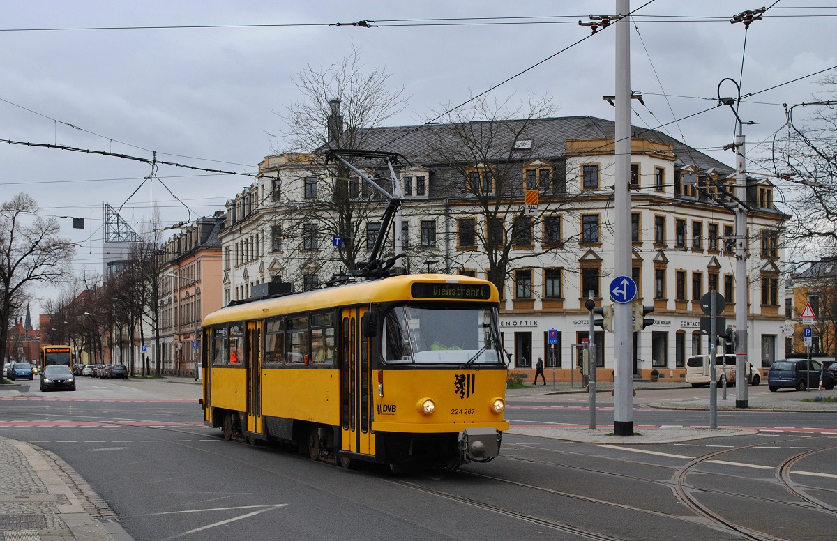 T4DMT 224 267 als Dienstfahrt am Trachenberger Platz. (29.03.2023)