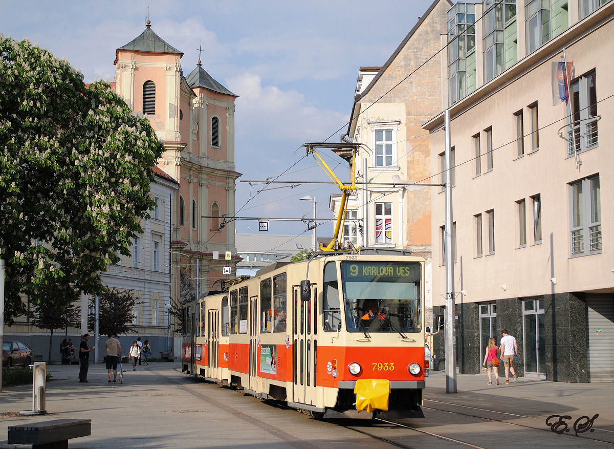 T6A5 7933 + 7934, Kapucinska ulica. (02.05.2014)