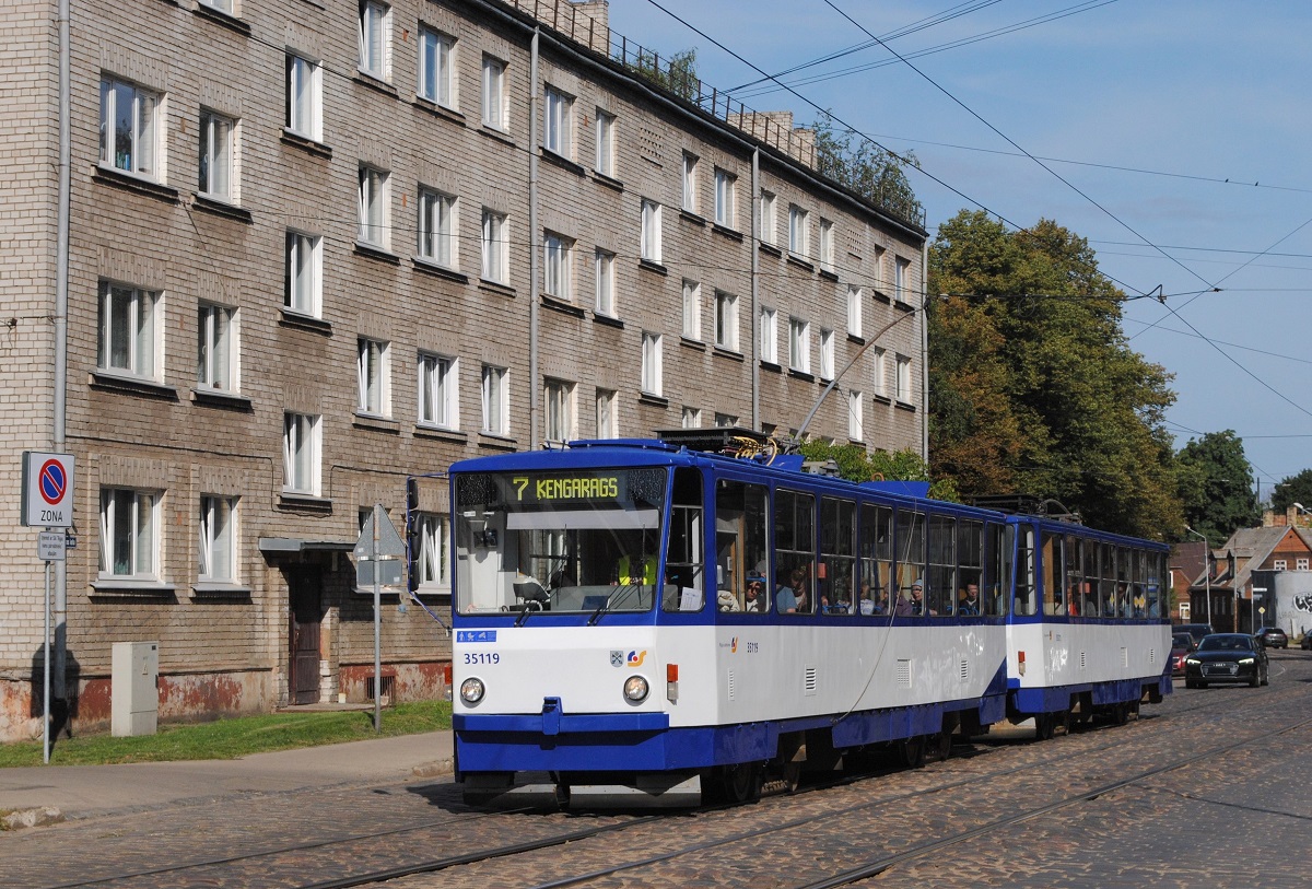 T6B5 35119 + 35129 als Linie 7 in der Maskavas iela auf der Fahrt nach Kengarags. (06.08.2019)