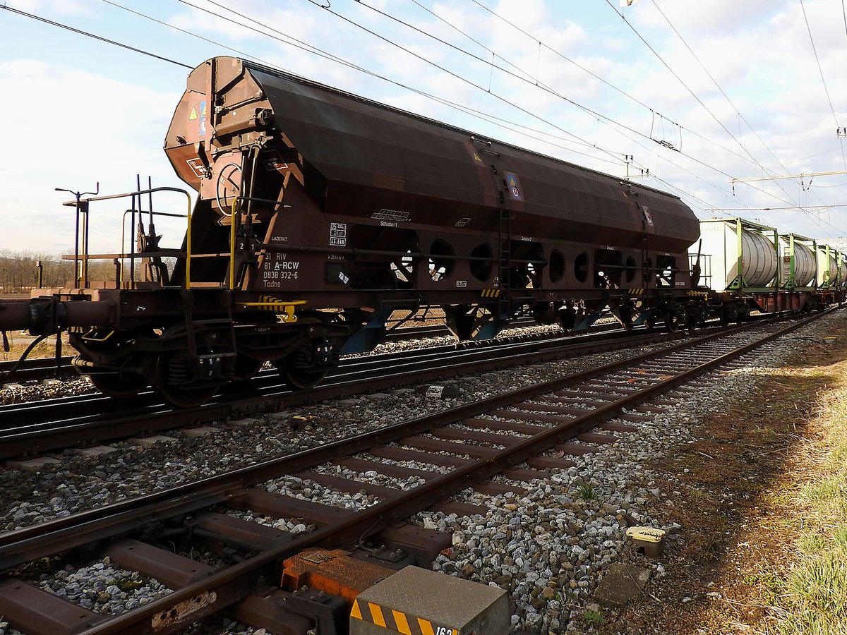 Tadns 31 81 0838 372-6, anlässlich einer Verschub-, bzw. Rangierfahrt bei Bruck/Leitha; 190226