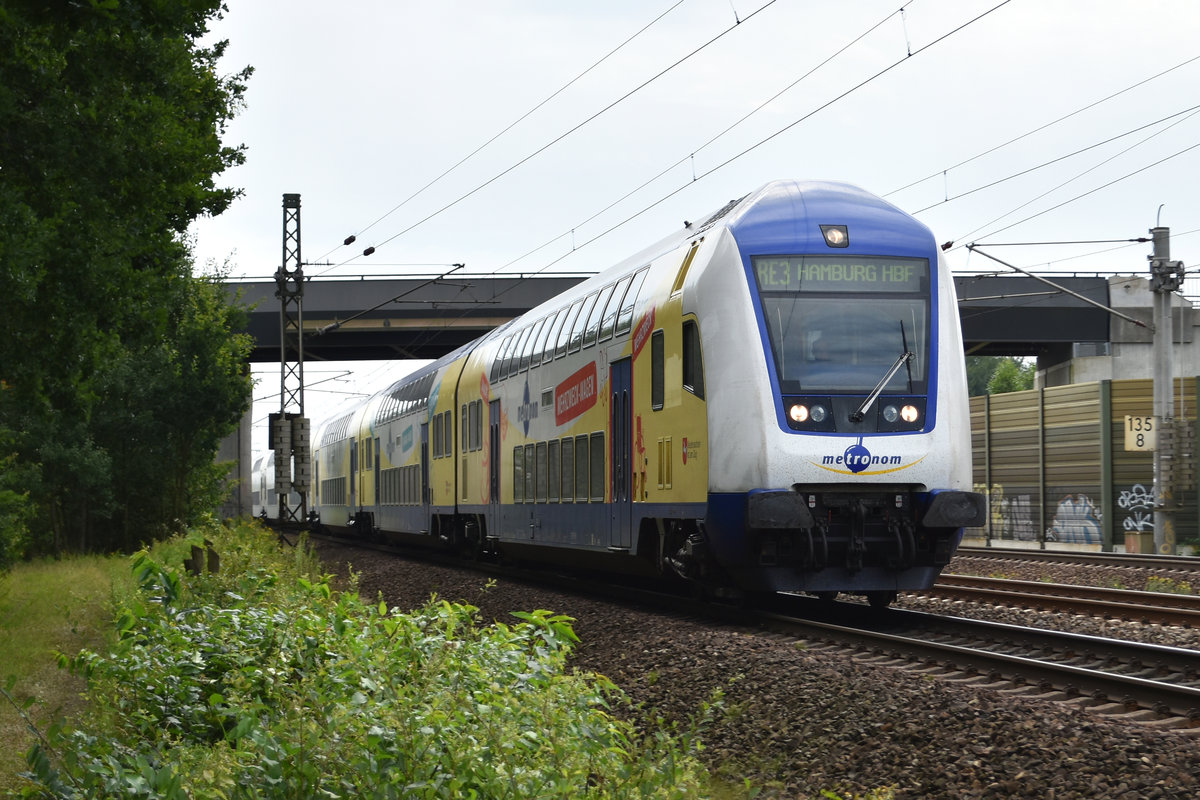 Täglicher Metronom kommend aus Lüneburg, unterwegs als RE3 nach Hamburg Hbf. Höhe Bardowick 08.08.2017