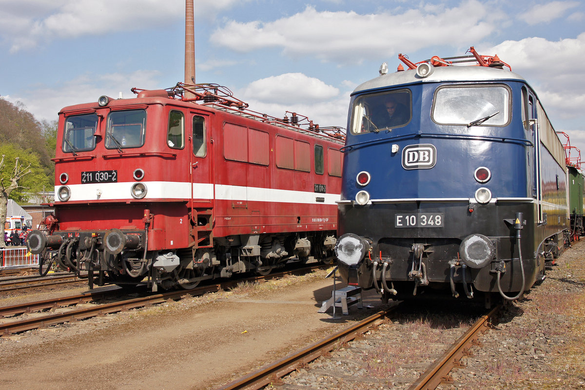 Tag der Deutschen Einheit (2)
211 030-2 vs. E 10 348 am 29.04.2017 in Bochum-Dahlhausen.