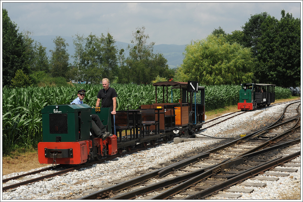 Tag der offenen Bahnhofstür bei der Stainzer Lokalbahn am 25.6.2016. Heinz und Herbert sind mit einem Leerzug unterwegs. Im  Block  dahinter, Max mit einem Publikumszug.