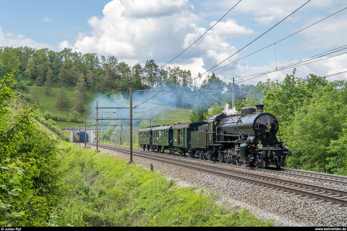 Tag der offenen Tore im Bahnpark Brugg am 25./26. Mai 2019.<br>
C 5/6 2978  Elefant  am Sonntag auf der nachmittäglichen Fahrt nach Frick am Bözberg bei Villnachern.