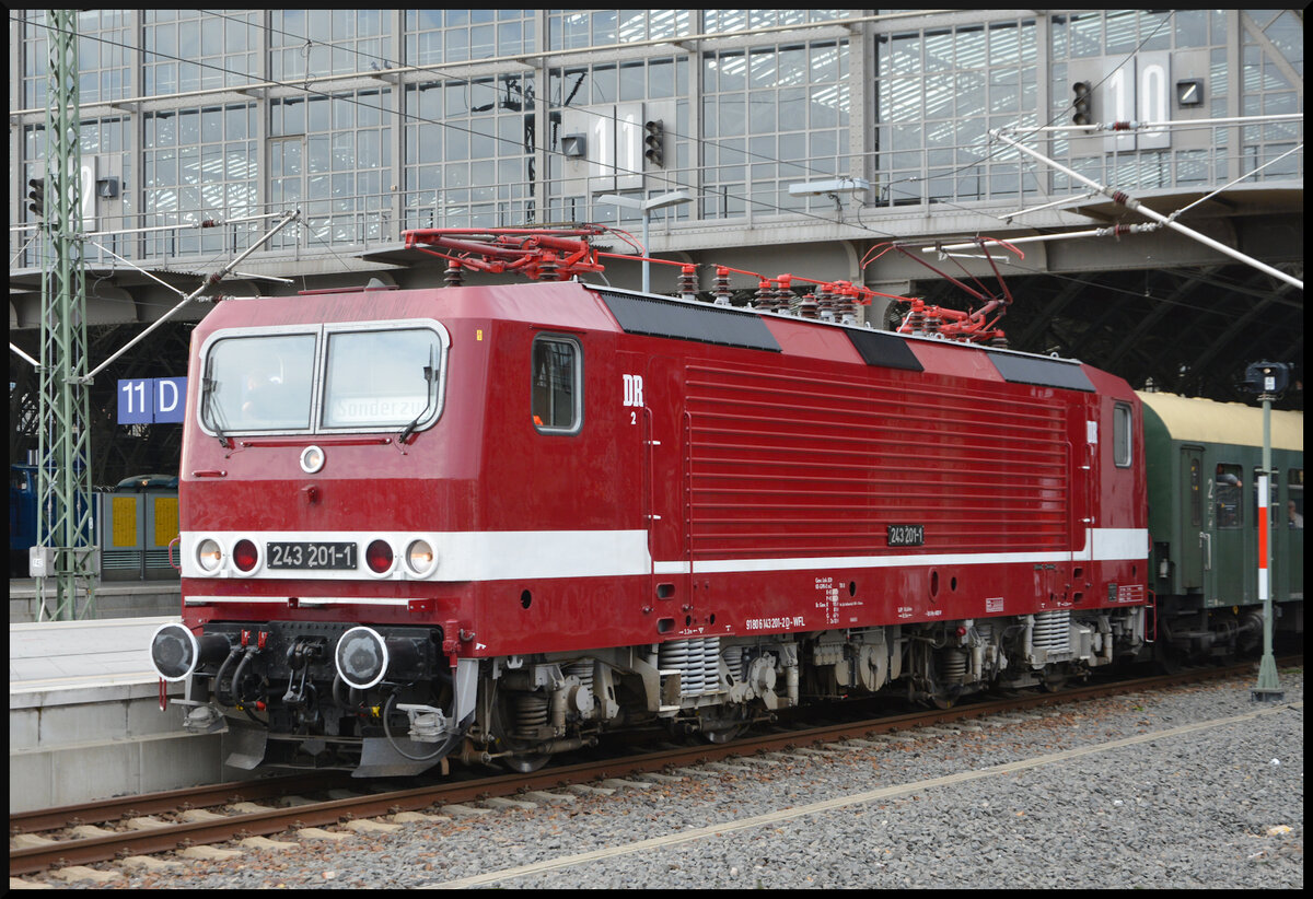 Tag der Schiene: WFL 243 201-1 mit dem GleisGl�ck-Sonderzug  Leipziger Stadtrundfahrten  am 19.09.2026 in Leipzig Hbf.