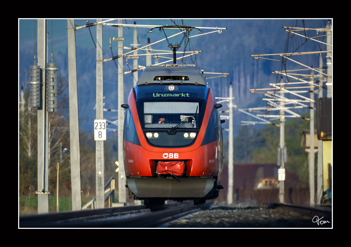 Talent 4024 040 aufgenommen mit meiner Russentonne 1000mm Brennweite nahe Zeltweg.
10.04.2016