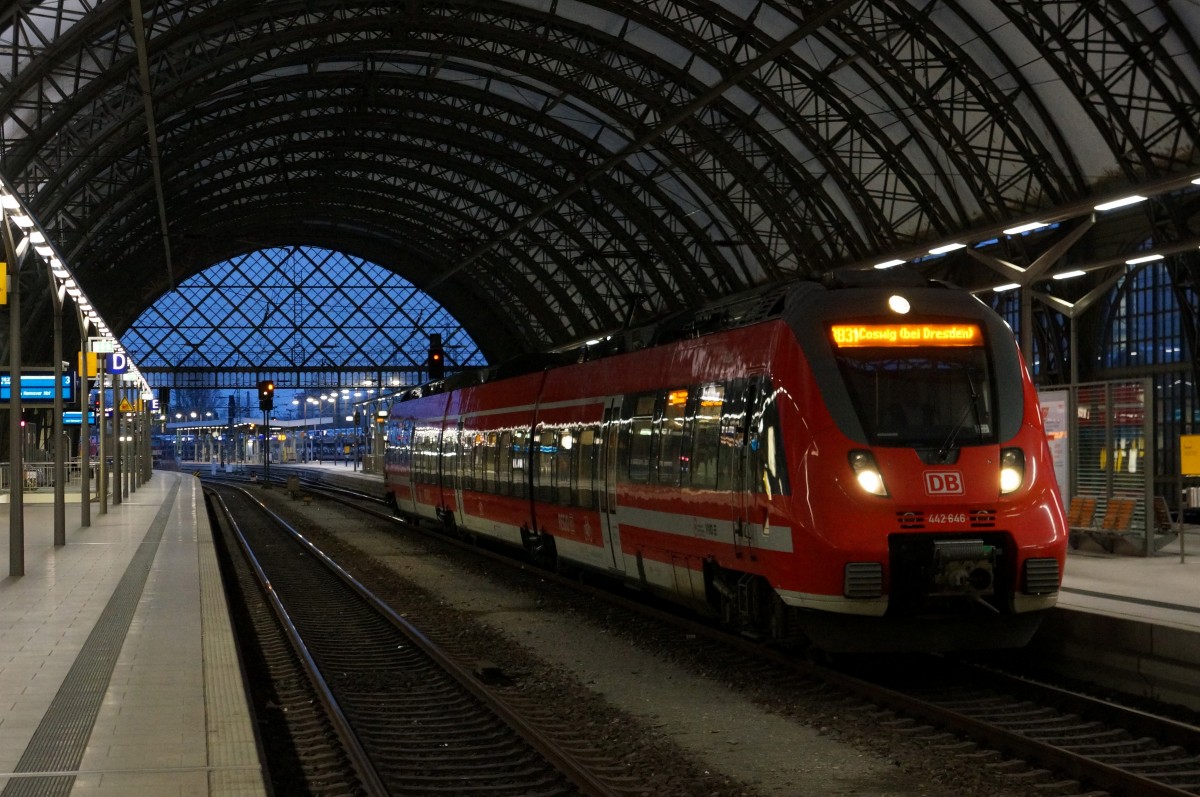 Talent 442 646 soeben angekommen aus Hoyerswerda und sogleich wieder abfahrbereit nach Coswig; Dresden Hbf, 12.03.2015
