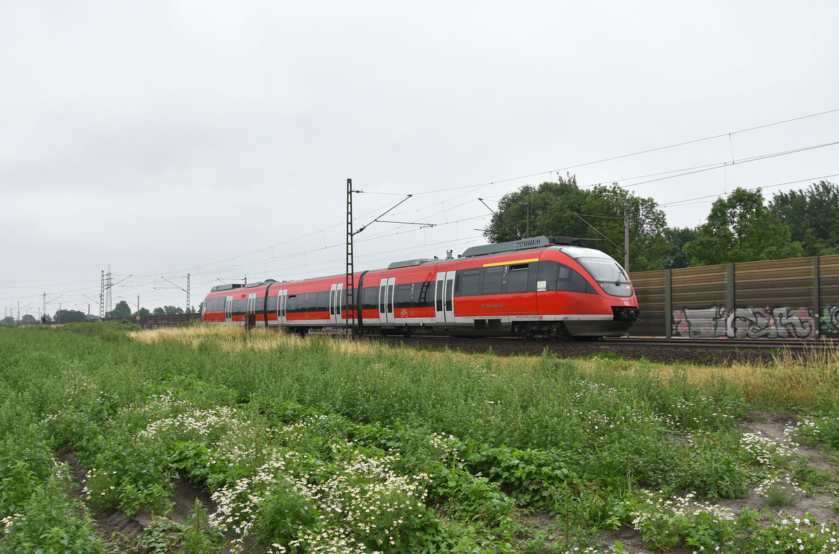 Talent 644 539 der Hochrheinbahn bei der Überführung kommend aus Lüneburg. Höhe Bardowick, 26.06.2018.