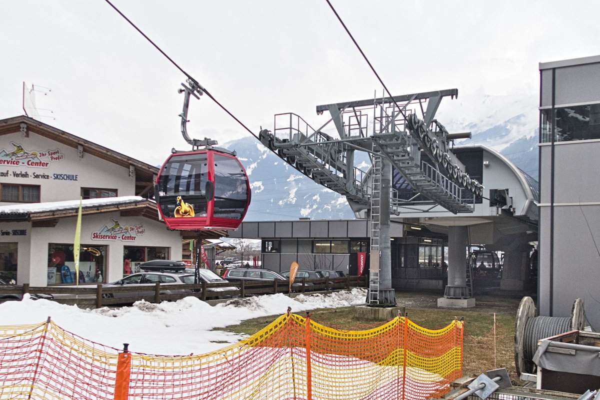Talstation der Karspitzbahn bei Zell am Ziller. Aufgenommen 2.3.2019.