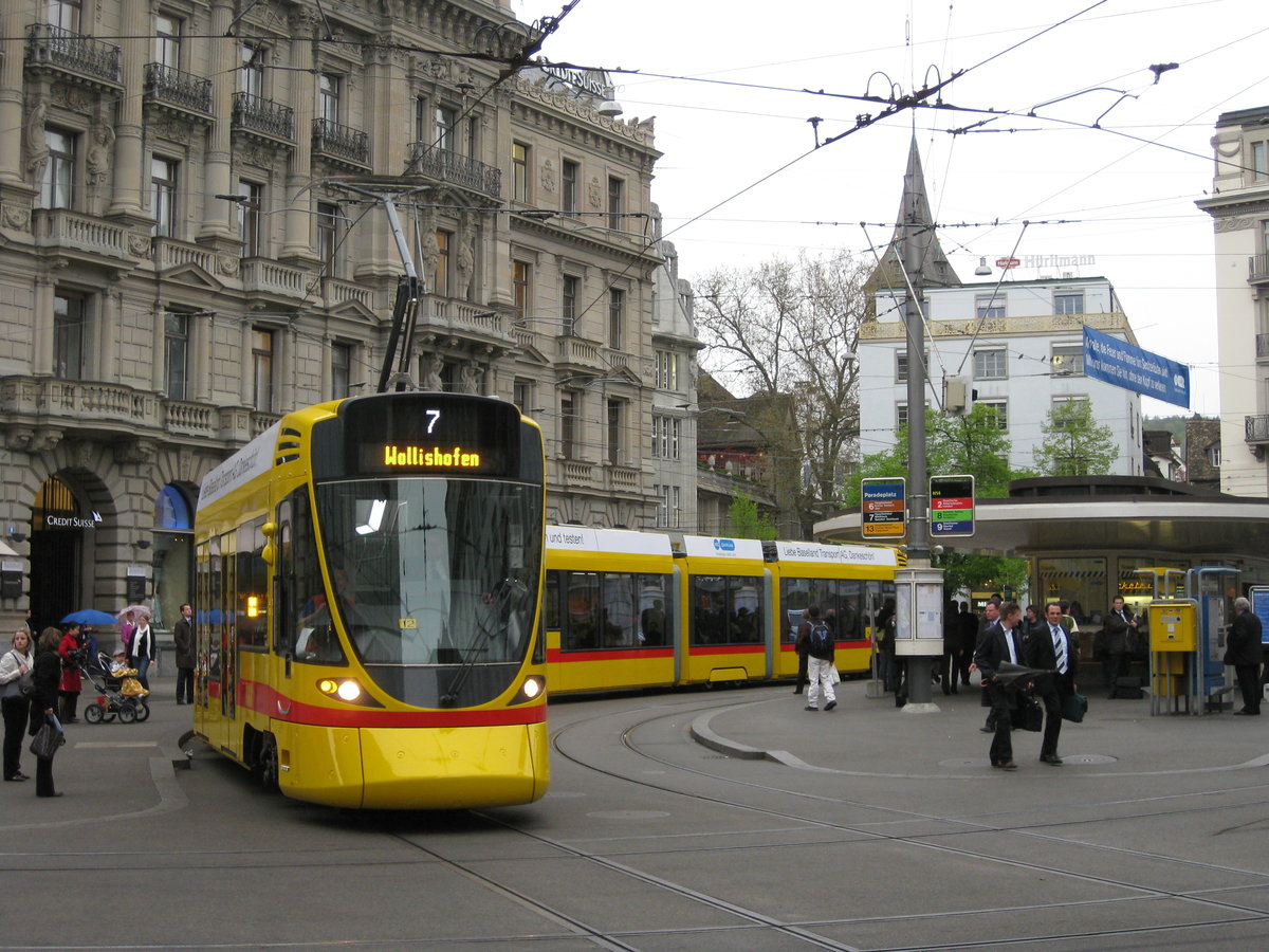 Tango Be 6/10 am Paradeplatz am 16.04.2009.