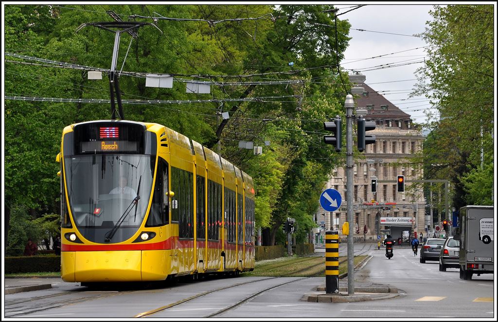Tango zwischen Aeschenplatz und Basel SBB. (21.04.2014)