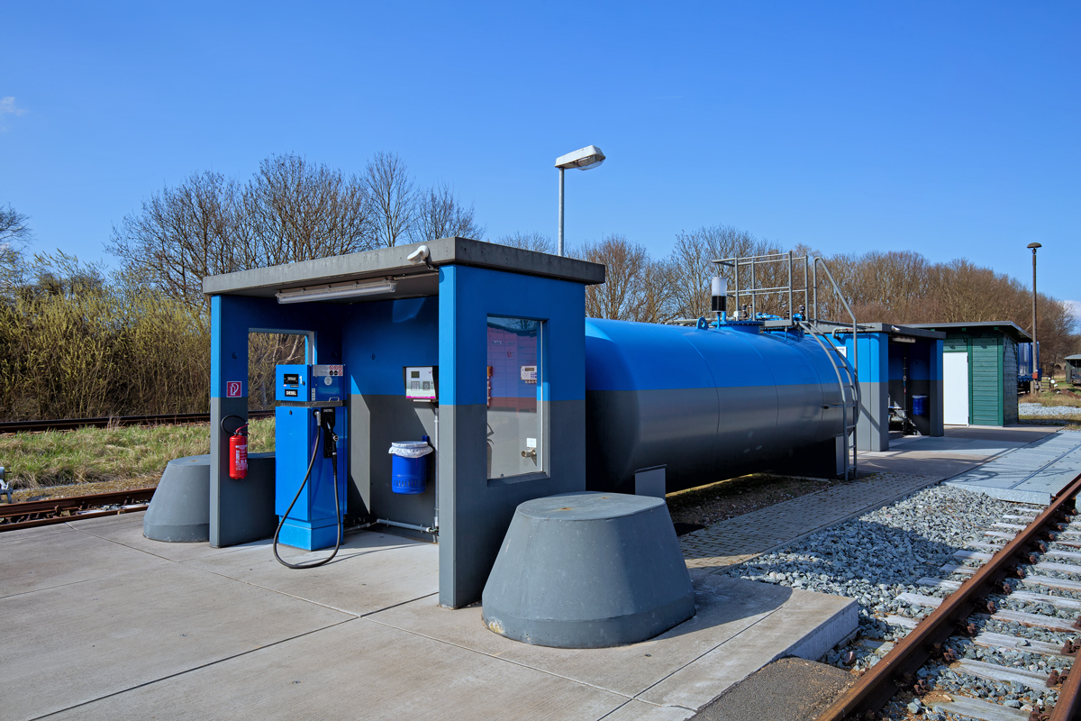 Tankstelle auf dem Bahnhof Putbus. - 09.04.2016
