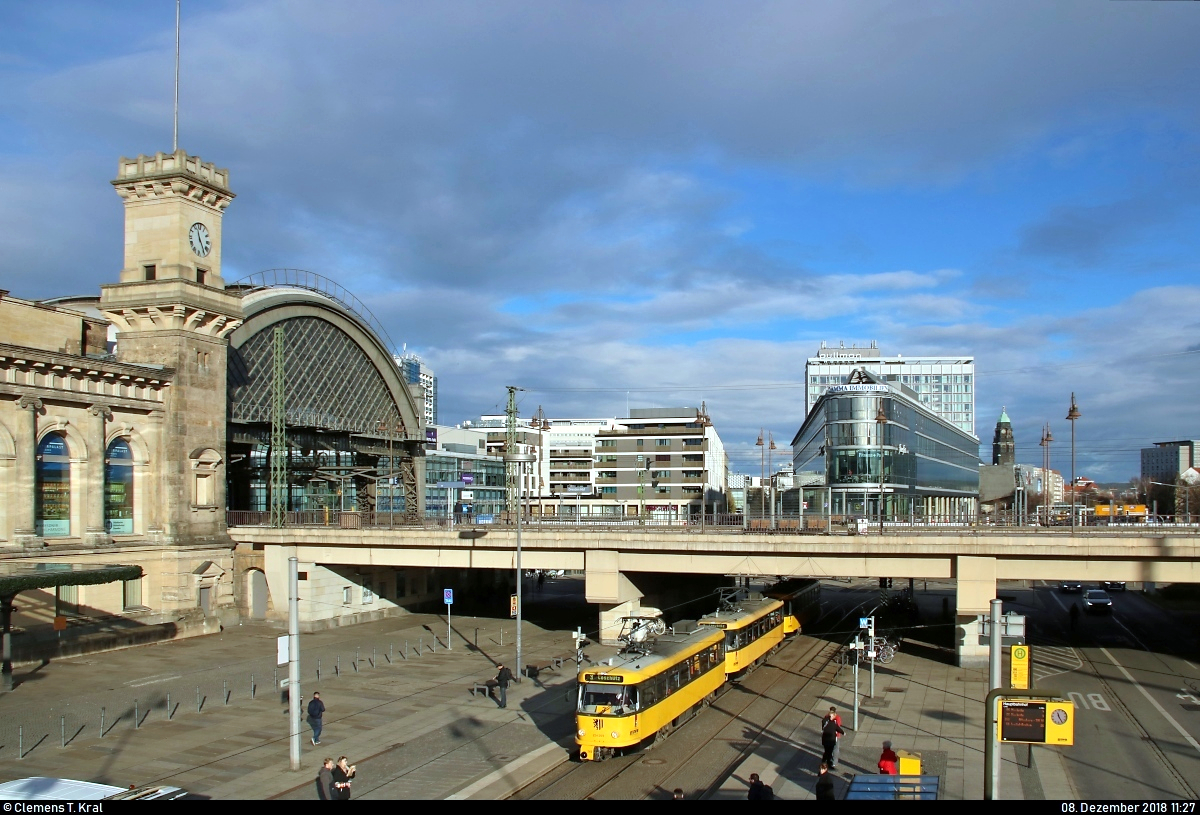 Tatra-T4D-MT der Dresdner Verkehrsbetriebe AG (DVB) als Linie 3 von Dresden-Wilder Mann nach Dresden-Coschütz erreicht die Haltestelle Hauptbahnhof.
[8.12.2018 | 11:27 Uhr]