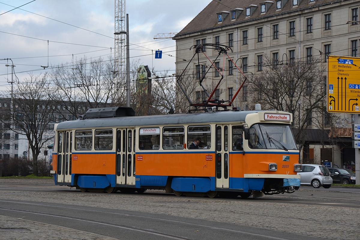Tatra T4DM #5001 als Fahrschule. Leipzig, Willy-Brandt-Platz, 12.02.2018.
