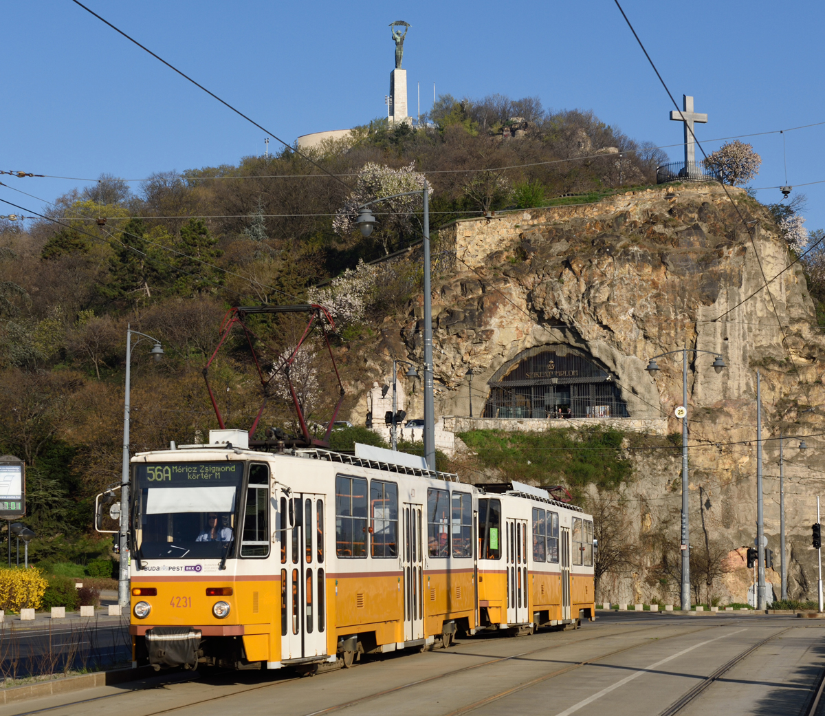 Tatra T5C5 4231 als Linie 56A  am 30. März 2019 Szent Gellért tér.