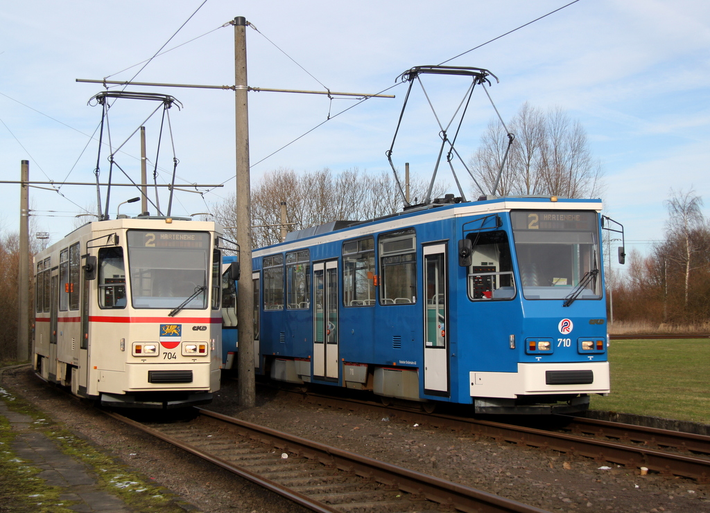 Tatra T6 Wagen 704 und 710 machten am 08.02.2015 in der Kehrschleife Rostock-Kurt Schumacher-Ring Pause(Tatra-Fototag)