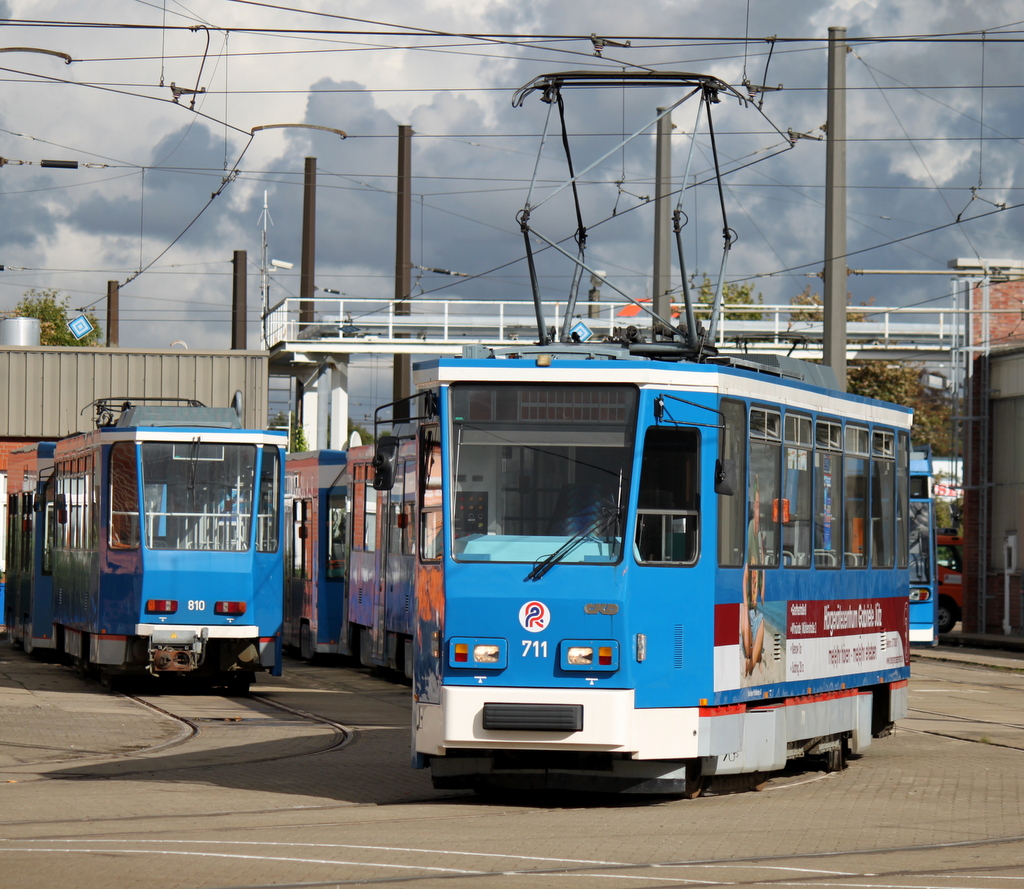 Tatra T6+NF-Beiwagen abgestellt im Betriebshof der Rostocker Straenbahn AG Fahrtage Mo-Fr,am Wochenende sind dann NGT6 in Rostock unterwegs. 27.09.2013 