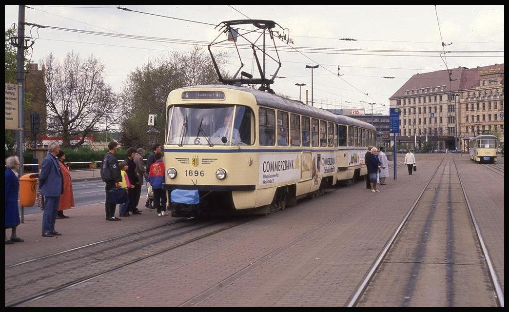Tatra Tram 1896 am 26.4.1992 vor dem HBF Leipzig.