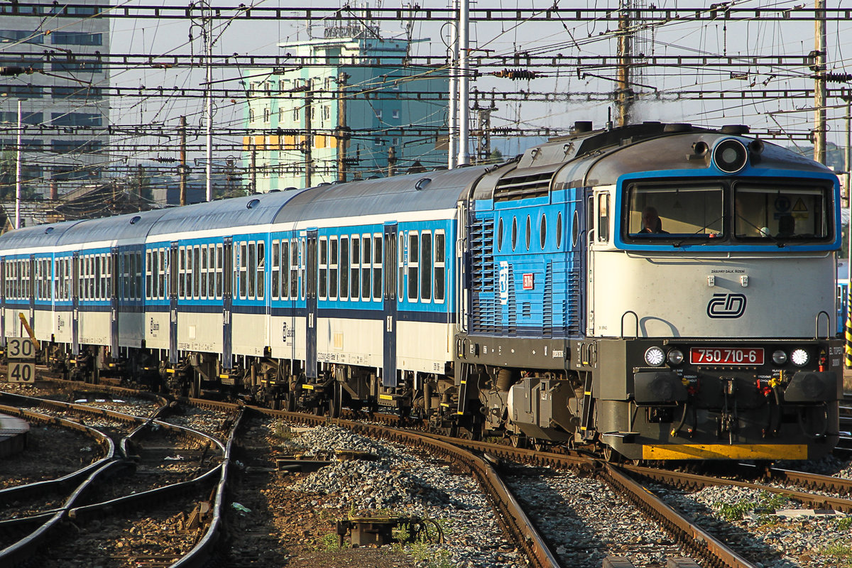 Taucherbrille 750 710-6 am Hbf von Brünn am morgen des 11.09.2016. 