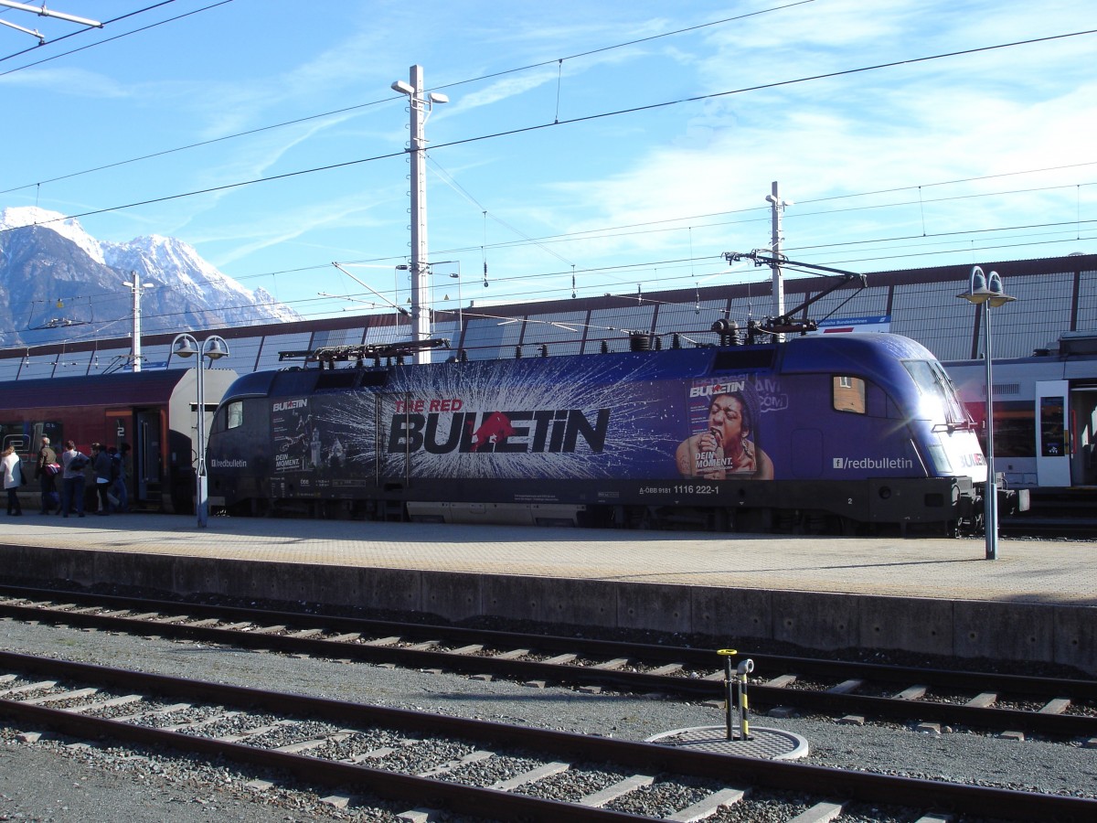 Taurus 1116 222-1 OBB Werbelok RED BULLETIN - Innsbruck Hbf, 15-02-2014 - Bahnvideos in Youtube - http://www.youtube.com/user/cortiferroviariamato/videos - Auch 103 245 mit altes Logo und CNL in Innsbruck,2014