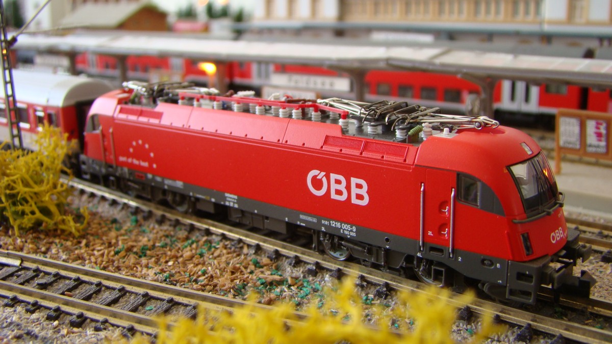 Taurus 1216 005-9 ÖBB, auf meiner alten Anlage, von Fleischmann, Epoche VI.