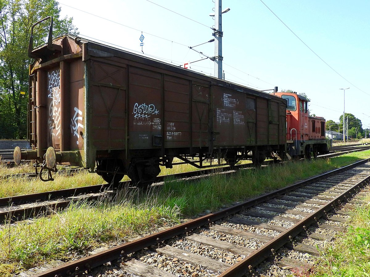 Tbs 21 81 571 1364-6 im Gleisbereich der ÖGEG am Bhf. Timelkam; 200918