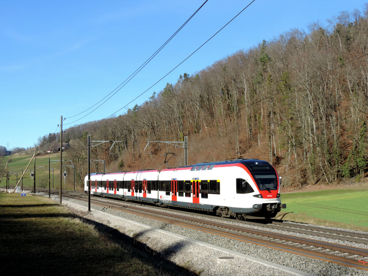 Tecknau - 8. Februar 2022 : RABe 523 056 als S3 - 17349 - von Lausen nach Olten.