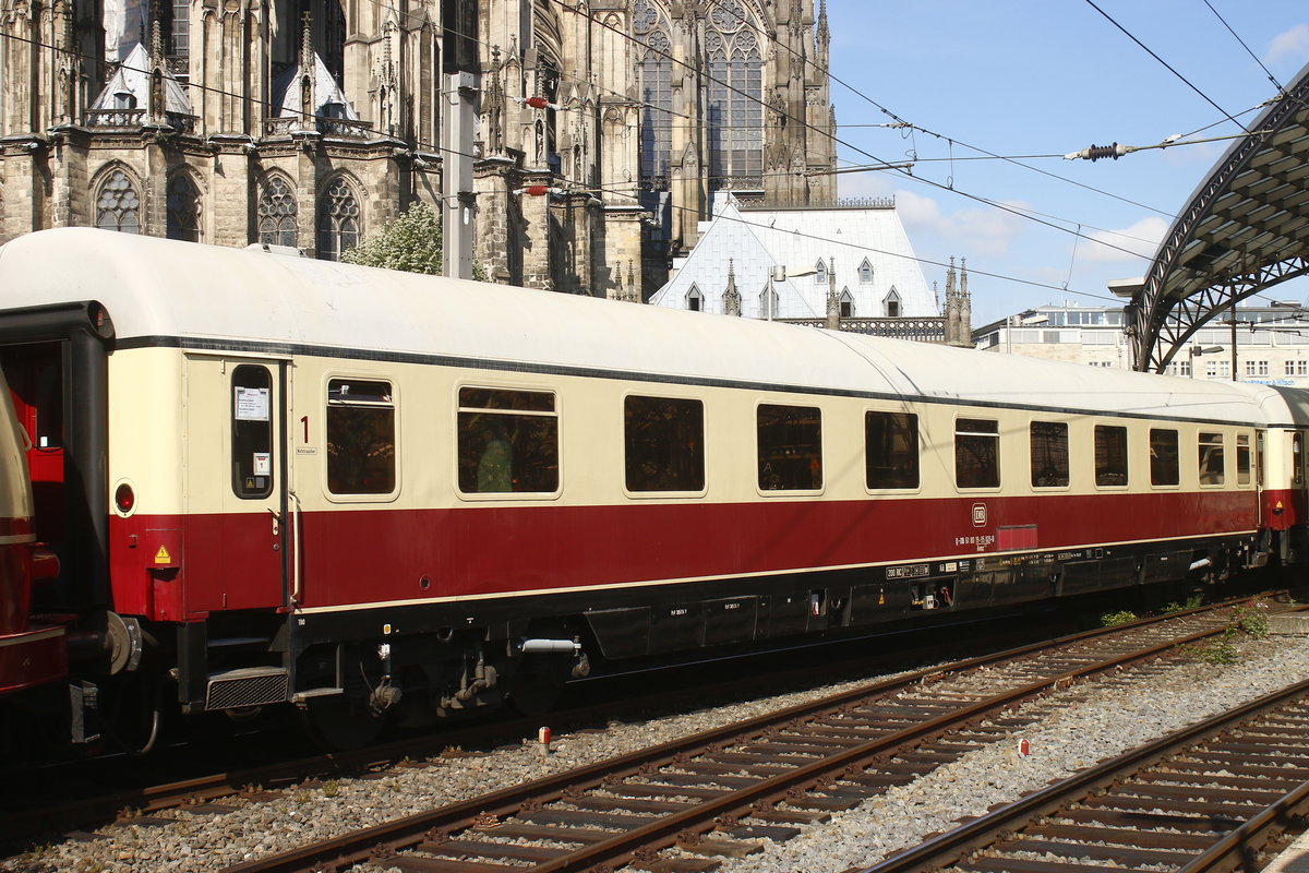 TEE Rheingoldwagen in K�ln Hbf, Juni 2017.