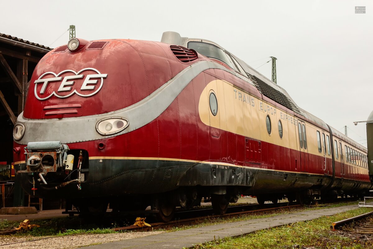 TEE VT11.5 5008 (608 001)  TRANS EUROP EXPRSS  im DB Museum Koblenz, November 2024.