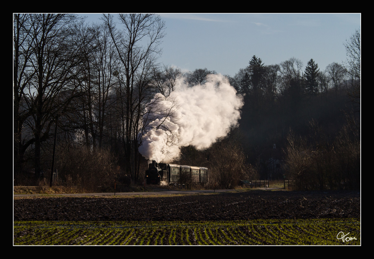 Teleaufnahme der ÖGEG Dampflok 298.102, welche auf der Steyrtalbahn mit einem Adventzug  unterwegs war. 
Christkindl Unterhimmel 10.12.2017