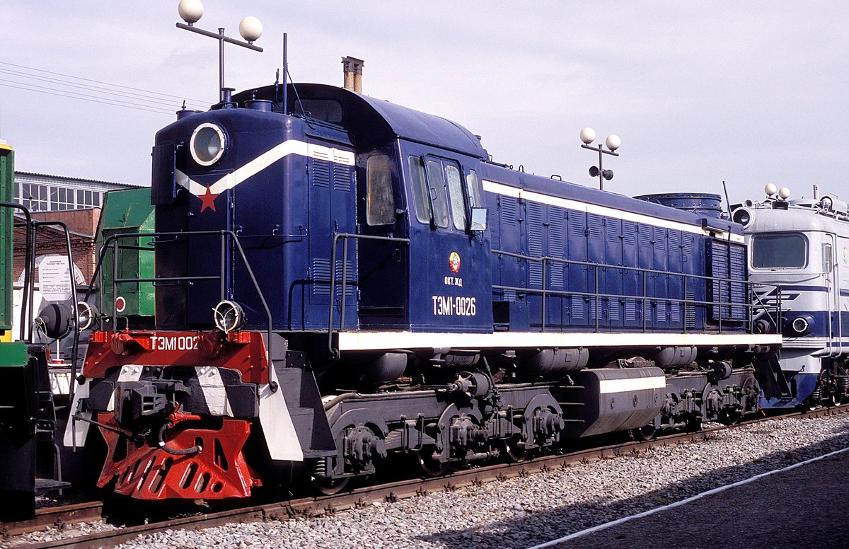 TEM1-0026  St. Petersburg  04.06.06  ( Museum )