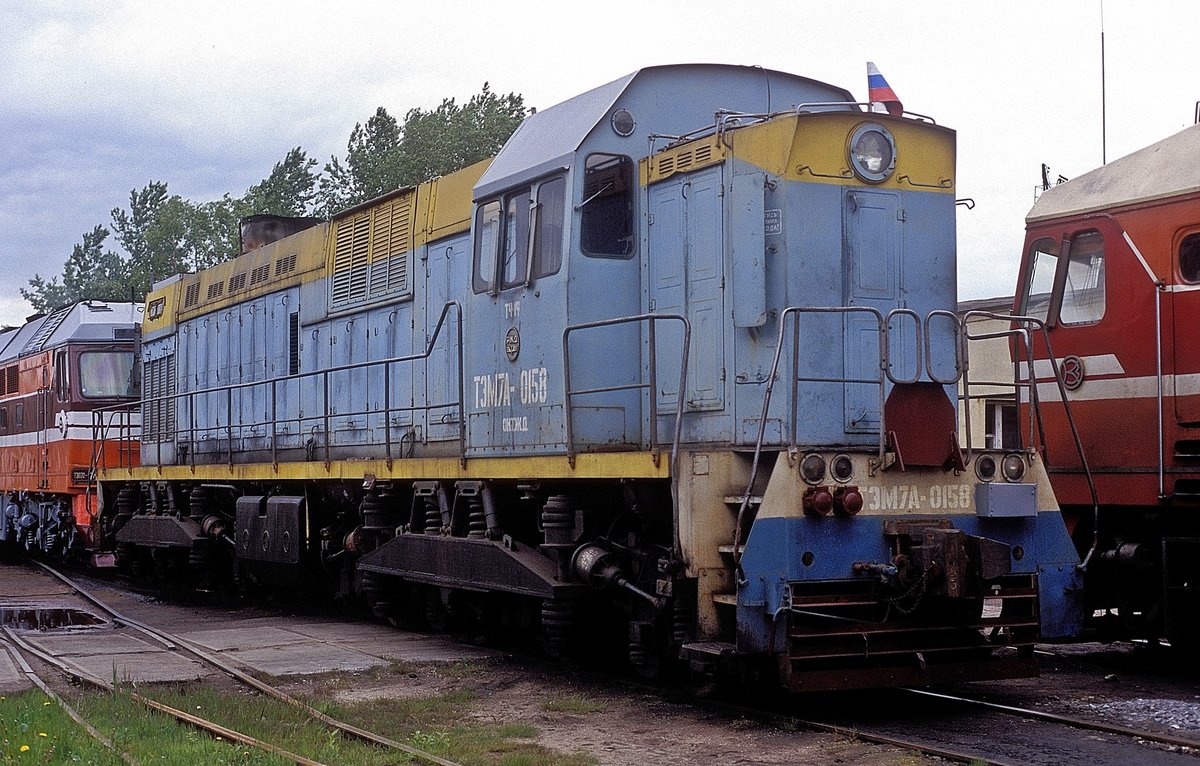 TEM7A-0158  St. Petersburg - Varsavskij  05.06.06