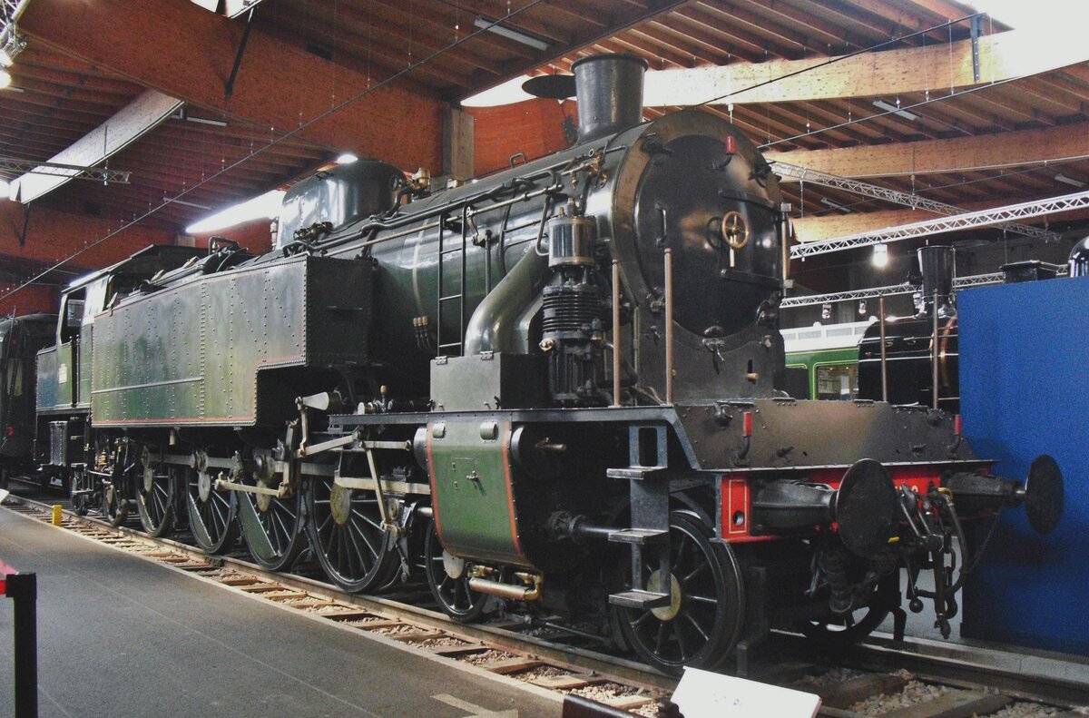 Tenderlok 242 TA6 steht am 24 September 2010 ins Cité du Train in Mulhouse.