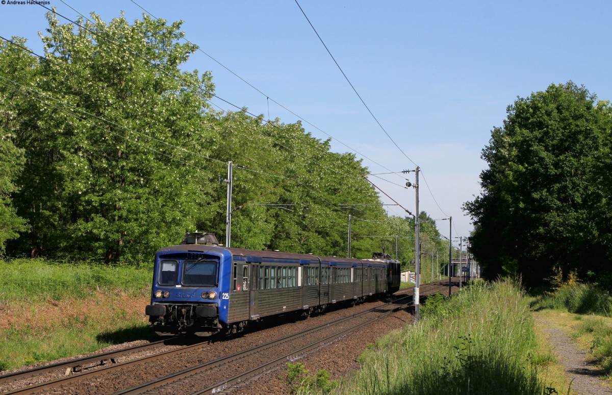 TER96217 (Nancy Ville-Basel SBB) mit 25679 bei Eckwersheim 18.5.15