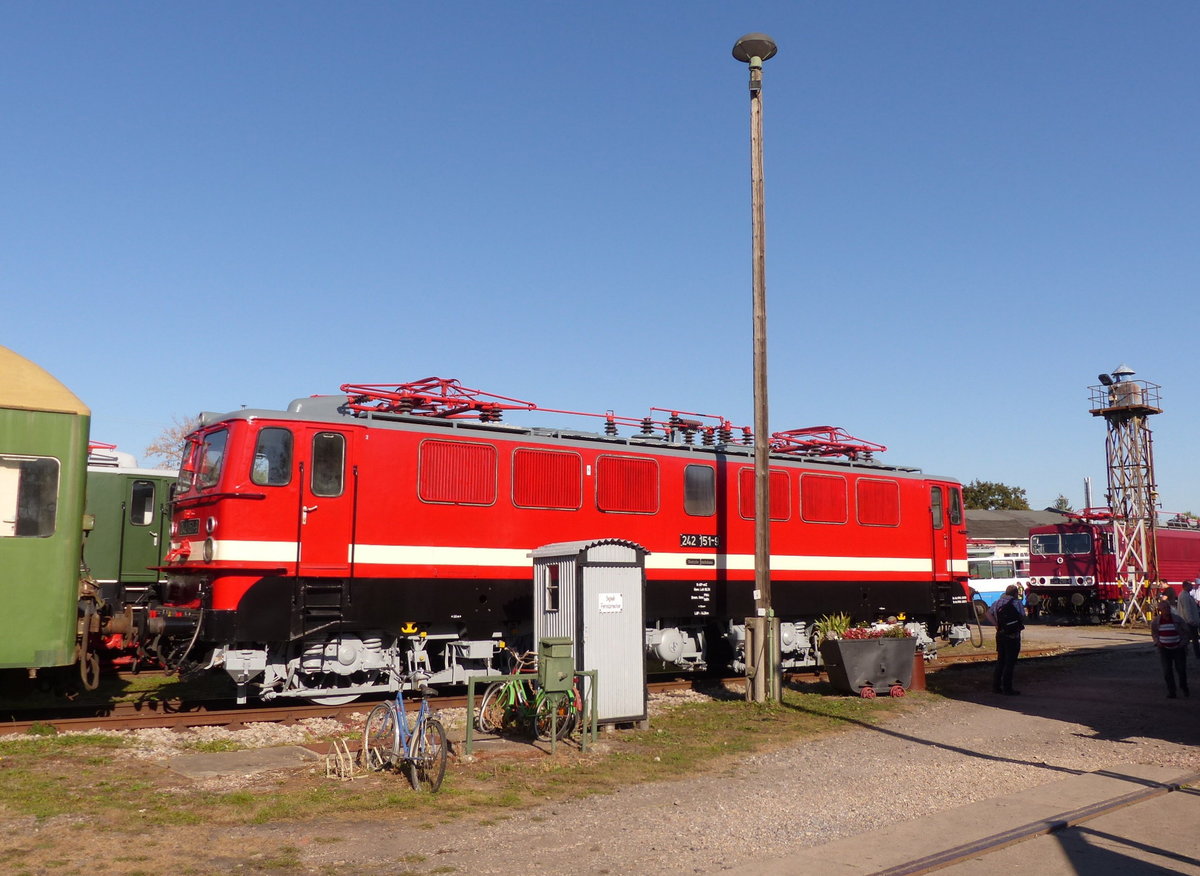 TEV 242 151-9 am 13.10.2018 im Eisenbahnmuseum Weimar.