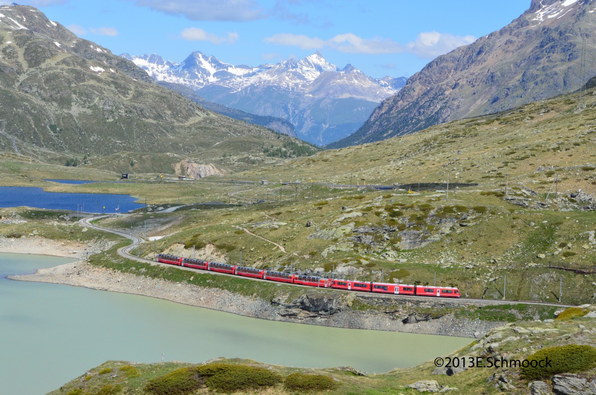 Tfz.3511 am Lago di Poschiavo am 01.07.2013 in Richtung Tirano