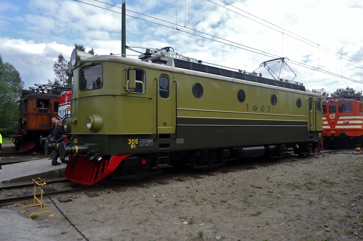 TGOJ 305 steht in Originalfarbgebung am 12 September 2015 ins Eisenbahnmuseum von Gävle.